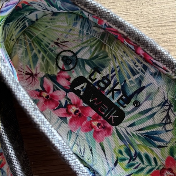 Womens Take A Walk Slip On Linen Flats - Picture 7 of 8